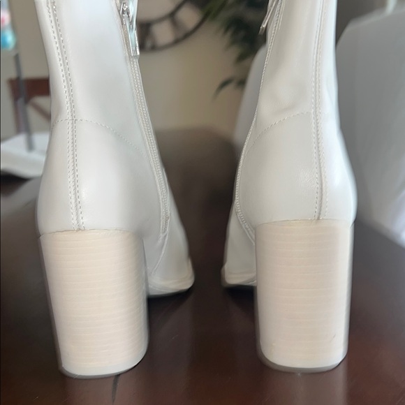 Steve Madden Cream Ankle Booties with Chunky Heel - Picture 9 of 10